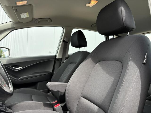 Hyundai IX20 1.6i Go! / Airco / Cruise Controle / Navigatie / Bluetooth / Afneembare Trekhaak 1100 kg Geremd /