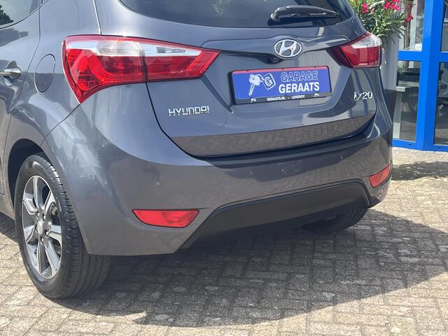 Hyundai IX20 1.6i Premium l Automaat, Stoel/stuur-verwarming, Camera, Cruise control, Multi-functioneel stuurwiel, Parkeersensoren achter, Lichtmetalen velgen,