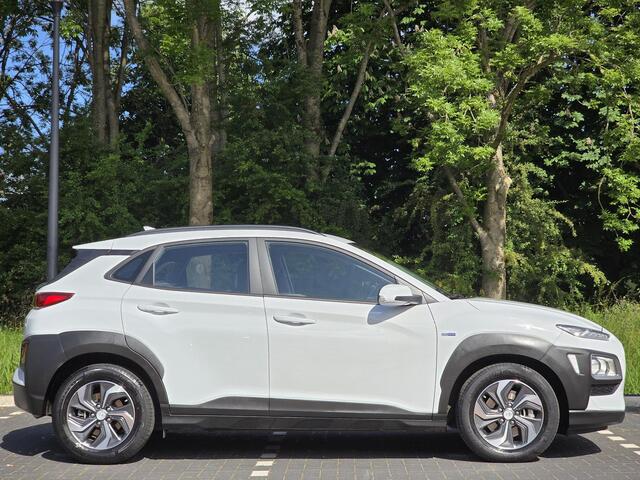 Hyundai Kona 1.6 GDI HEV Comfort Smart | Adaptieve cruisecontrol | Geïntegreerde navigatiesysteem | Achteruitrijcamera |