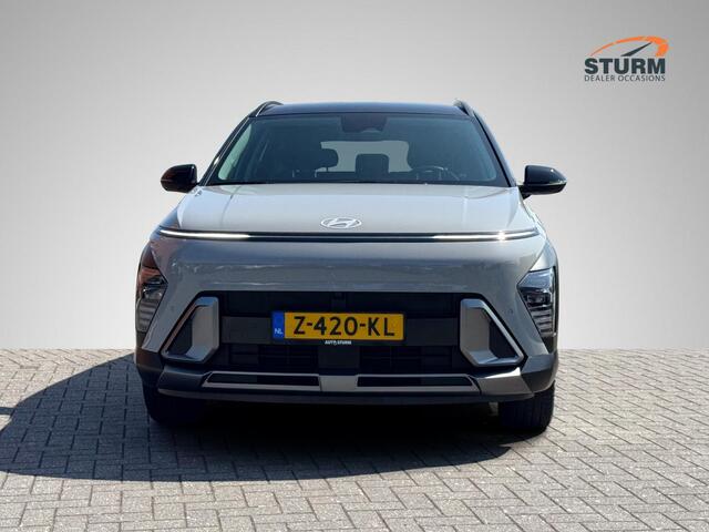Hyundai Kona 1.6 GDI HEV Premium | Two-Tone Lakkleur | Stoelverwarming + -Ventilatie | 360° Camera | Leder | Navigatie | Apple Carplay/Android Auto | Geheugenstoel | Rijklaarprijs!