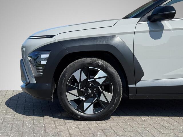 Hyundai Kona 1.6 GDI HEV Premium | Two-Tone Lakkleur | Stoelverwarming + -Ventilatie | 360° Camera | Leder | Navigatie | Apple Carplay/Android Auto | Geheugenstoel | Rijklaarprijs!