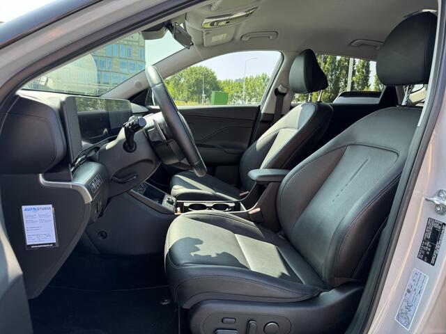 Hyundai Kona 1.6 GDI HEV Premium | Two-Tone Lakkleur | Stoelverwarming + -Ventilatie | 360° Camera | Leder | Navigatie | Apple Carplay/Android Auto | Geheugenstoel | Rijklaarprijs!