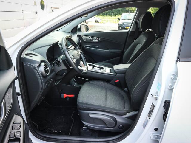 Hyundai Kona EV Comfort 64 kWh | Clima | Cruise | Navi | Camera | Pdc | Lichtmetaal |