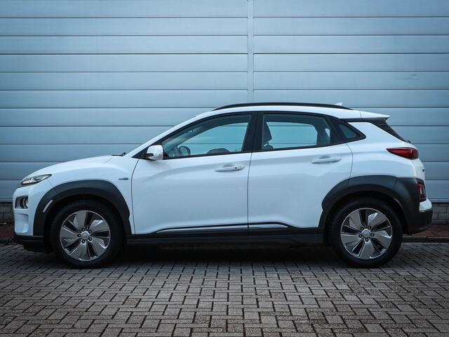 Hyundai Kona EV Comfort 64 kWh | Clima | Cruise | Navi | Camera | Pdc | Lichtmetaal |