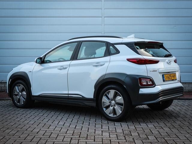 Hyundai Kona EV Comfort 64 kWh | Clima | Cruise | Navi | Camera | Pdc | Lichtmetaal |