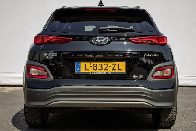 Hyundai Kona EV Fashion 64 kWh Schuifdak/ 3-Fase/ Head up/ Carplay/ Navigatie/ Camera/ Climate control