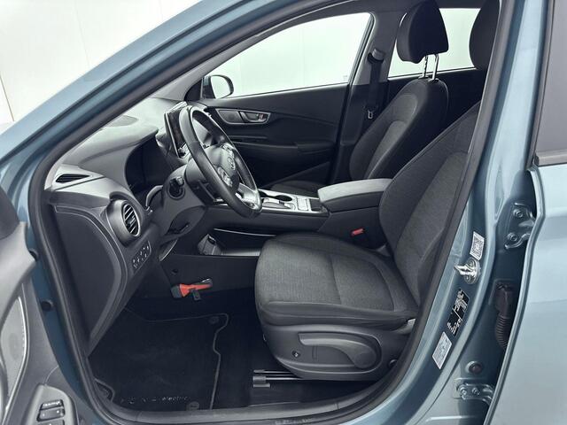 Hyundai Kona EV Fashion 64 kWh | Navigatie | achteruit camera | Trehkaak | Apple carplay |