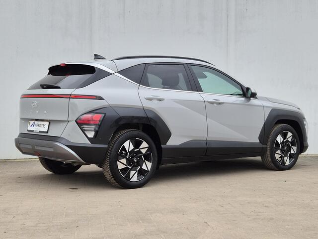 Hyundai Kona 1.6 GDI HEV Premium Sky / Trekgewicht 1300 kg / Glazen schuif- en kanteldak / All Weather banden / Rondomzicht camera / / Lichtmetalen wielen 18" / Apple Carplay Android Auto /