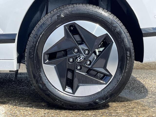 Hyundai Kona Electric Premium 65.4 kWh | Lederen bekleding incl ventilatie & verwarming | Apple Carplay & Android Auto | 360 Camera| Dodehoek detectie | | 17'' Lmv |