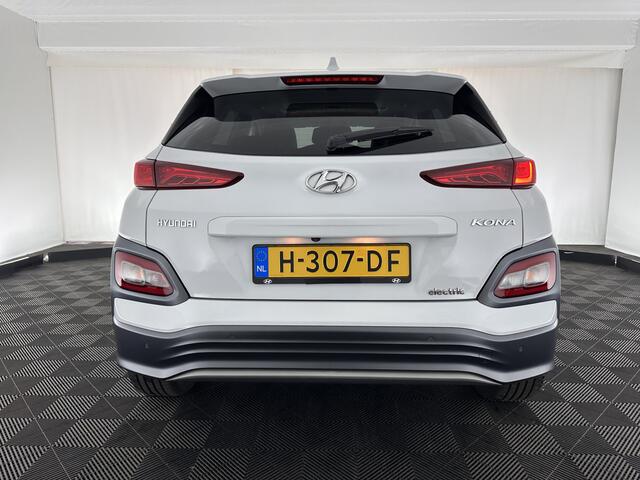 Hyundai Kona EV Premium 64 kWh *FULL-LEATHER | HEAD-UP | SUNROOF | FULL-LED | NAVI-FULLMAP | DAB | ADAPTIVE-CRUISE | KEYLESS | CAMERA | BLIND-SPOT | LANE-ASSIST | DIGI-COCKPIT | COMFORT-SEATS | 17''ALU*