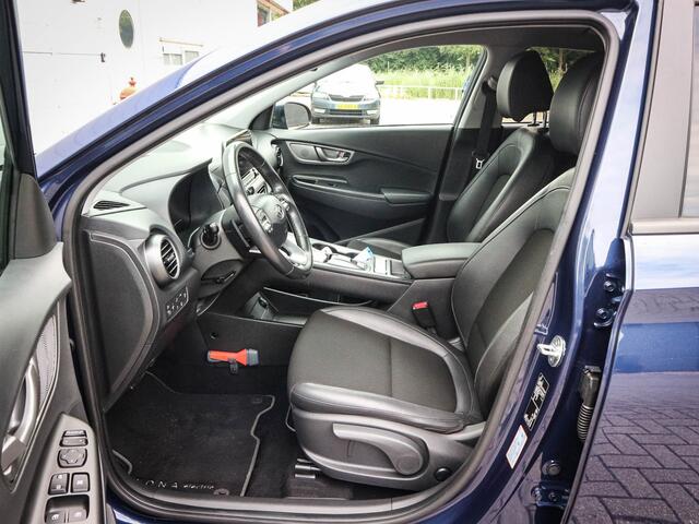 Hyundai Kona EV Fashion 64 kWh | Clima | Cruise | Navi | Pdc | Camera | Lichtmetaal |
