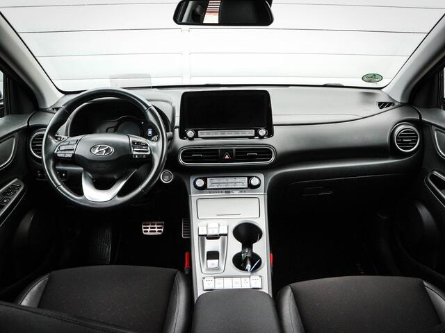 Hyundai Kona EV Fashion 64 kWh | Clima | Cruise | Navi | Pdc | Camera | Lichtmetaal |