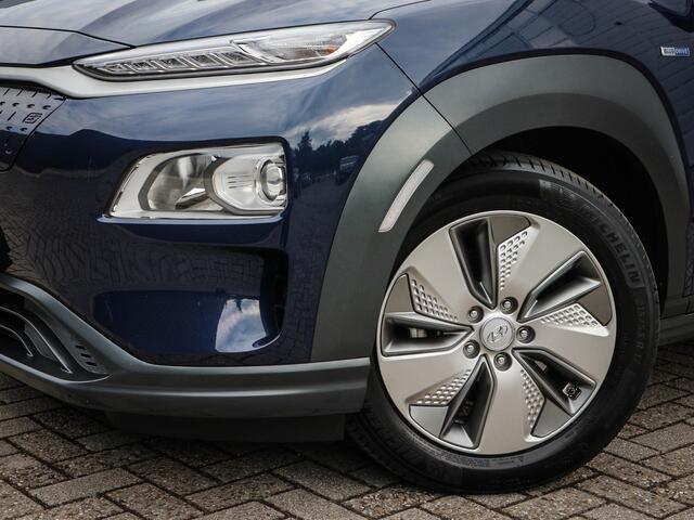 Hyundai Kona EV Fashion 64 kWh | Clima | Cruise | Navi | Pdc | Camera | Lichtmetaal |