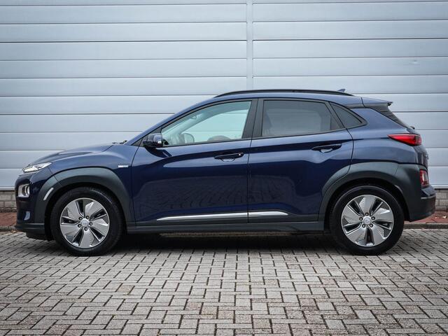 Hyundai Kona EV Fashion 64 kWh | Clima | Cruise | Navi | Pdc | Camera | Lichtmetaal |