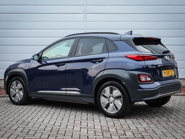 Hyundai Kona EV Fashion 64 kWh | Clima | Cruise | Navi | Pdc | Camera | Lichtmetaal |
