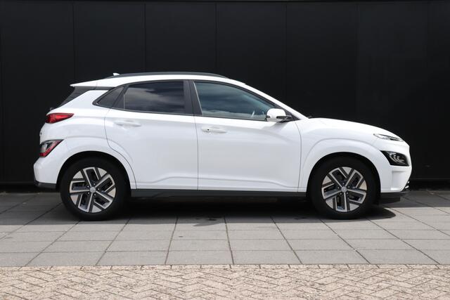 Hyundai Kona EV Premium 64 kWh | LEDER | STOEL/STUURVERW. | CAMERA | STOELVERK. | TREKHAAK | CRUISE | NAVI |