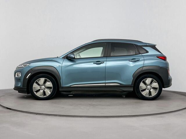 Hyundai Kona Electric Fashion 64 kWh | Trekhaak | 3fase | Navigatie | achteruit camera | Apple carplay |