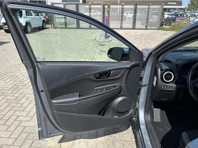 Hyundai Kona 1.6 GDI HEV Fashion Trekhaak| Climate control| Applecarplay| Sportvelgen| Head up display| All Season banden|