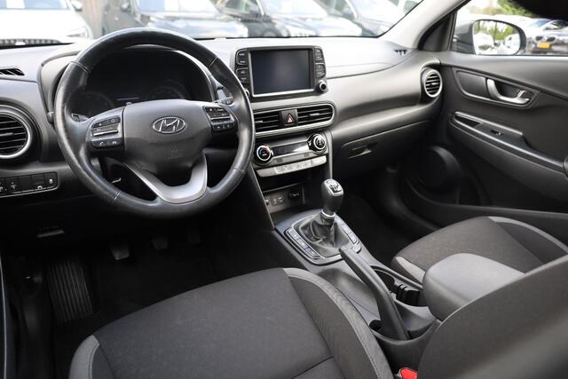 Hyundai Kona 1.0 T-GDI Comfort CARPLAY CAMERA STOEL/STUURVERW. HILL-HOLD DAB CRUISE CLIMA KRELL-AUDIO NAVI PDC LMV ALL-SEASONS