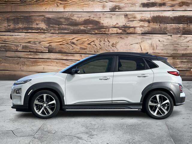 Hyundai Kona EV Premium 64 kWh | Zeer mooi! | 18" | Sideskirts | Full options | NIEUW ACCUPAKKET!