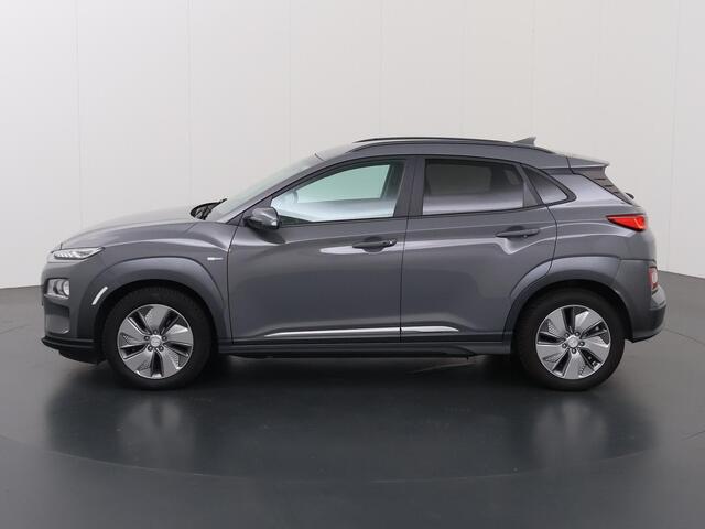 Hyundai Kona EV Fashion 64 kWh | SOH 95,4% | Navigatie | Parkeercamera | Stoelverwarming | Keyless Go |