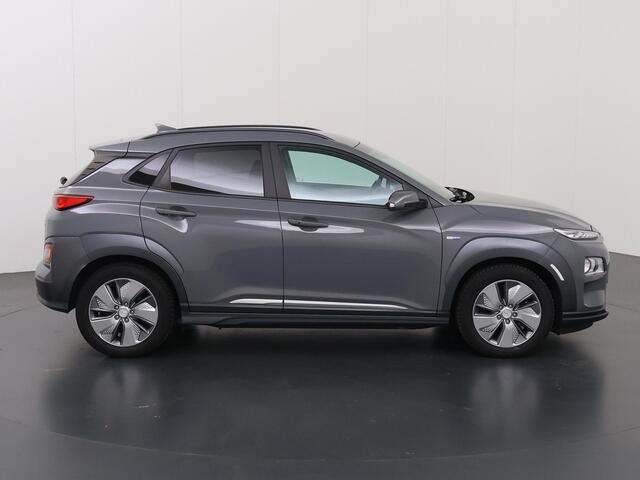 Hyundai Kona EV Fashion 64 kWh | SOH 95,4% | Navigatie | Parkeercamera | Stoelverwarming | Keyless Go |