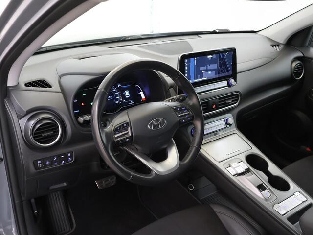 Hyundai Kona EV Fashion 64 kWh | SOH 95,4% | Navigatie | Parkeercamera | Stoelverwarming | Keyless Go |