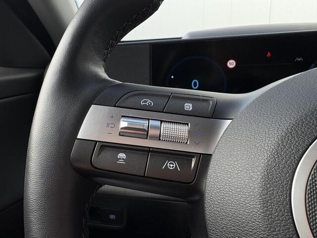 Hyundai Kona Electric Premium 65.4 kWh / Airco/ Cruise control/ Stoelverwarming-verkoeling/ Kunstlederen bekleding/ Navigatie/ Apple Carplay/Android Auto/