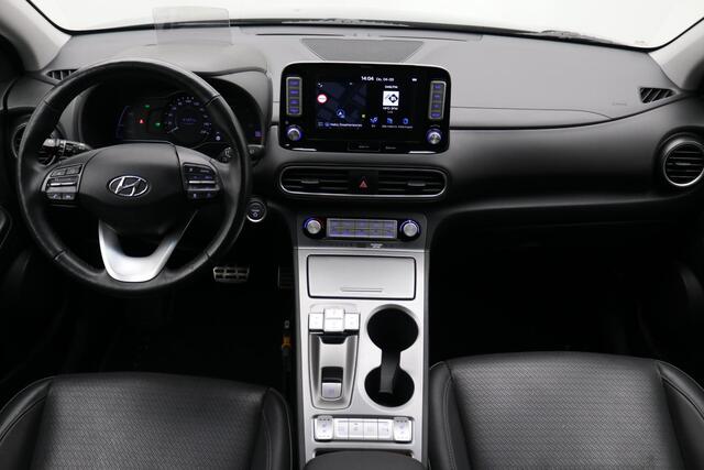 Hyundai Kona EV Premium 64 kWh / 100% SoH / Trekhaak / 1ste eigenaar / Dealer onderhouden / Navigatie / Lederen bekleding / Adaptieve Cruise Control / Airco Climat Control / NL Auto /