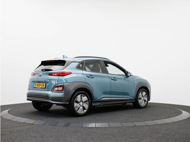 Hyundai Kona EV Premium 64 kWh | SOH 91,1% | Warmtepomp | Adaptieve cruise co
