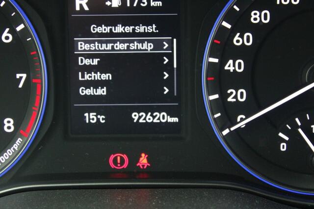 Hyundai Kona 1.0T 120pk Essence ECC/android-carplay/cruise/navi/camera/trekhaak