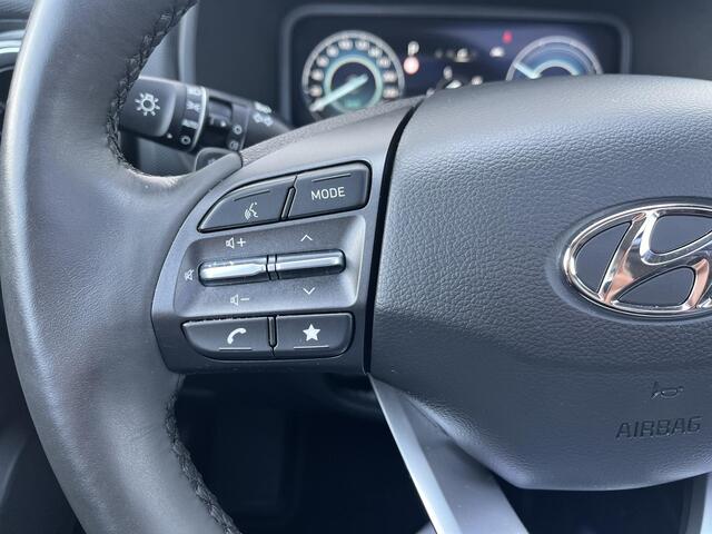 Hyundai Kona EV Premium Sky 64 kWh / Duurste uitvoering !! / Lage Kilometerstand / BTW-auto /