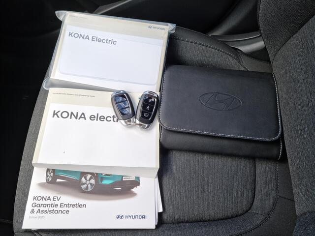 Hyundai Kona EV Comfort 39 kWh Automaat / Actieradius 305km WLTP / Android Auto/Apple Carplay / Navigatie via Android/Apple / Cruise Control / Climate Control / Camera / DAB / Lane Assist