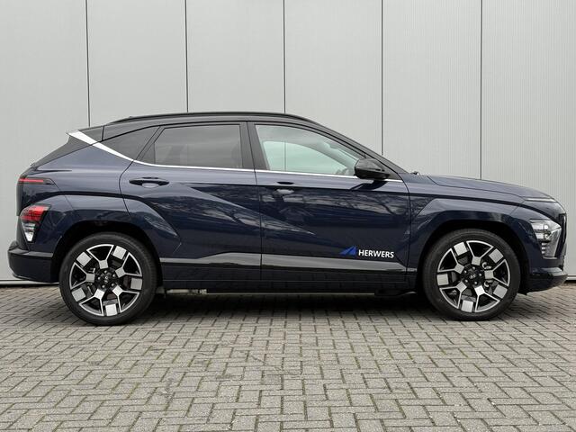 Hyundai Kona Electric Premium 65.4 kWh / Two-Tone / Leder / Stoelverkoeling / Stoel- & Stuurverwarming / 360 Camera / HUD / PDC Voor + Achter /