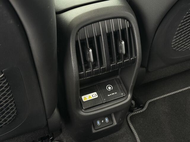 Hyundai Kona Electric Premium 65.4 kWh / Two-Tone / Leder / Stoelverkoeling / Stoel- & Stuurverwarming / 360 Camera / HUD / PDC Voor + Achter /