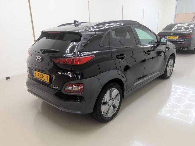 Hyundai Kona EV FASHION 64 KWH I FASE 3 I ACCU = 100% I TREKHAAK I ALL-IN PRIJS