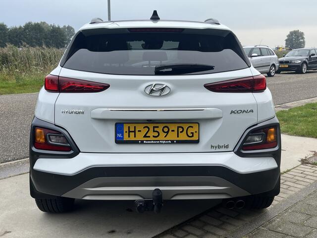 Hyundai Kona 1.6 GDI HEV Premium / Automaat / Trekhaak / Stoelverw. + verkoeling / Apple Carplay - Android Auto / Keyless / Camera / 18'' LMV /