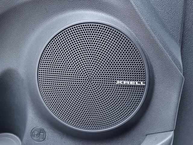 Hyundai Kona EV Comfort Smart 64 kWh / 3 fase laden CCS Snelladen / WLTP bereik 484 km / Dealer onderhouden / All season banden / Apple Carplay / Android Auto / Navigatie / Camera / Kreil audio / DAB / Stuur-, en voorstoelverwarming