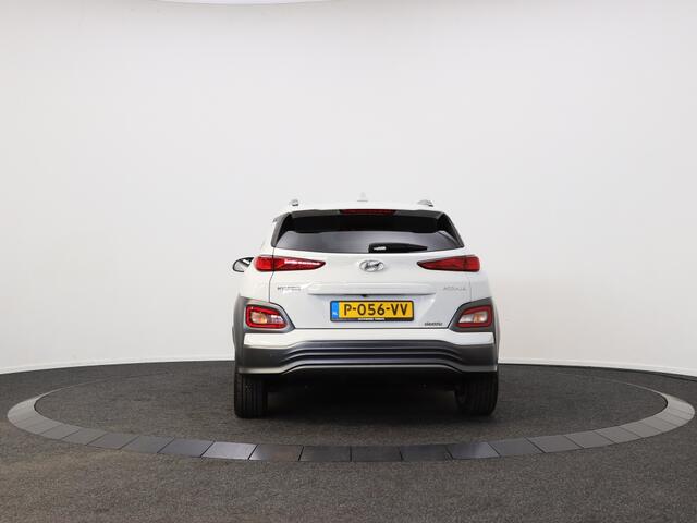 Hyundai Kona EV Comfort 64 kWh | Achteruitrijcamera | Navigatie |