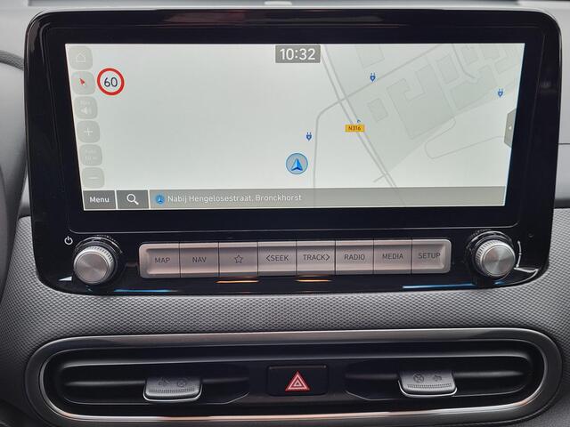 Hyundai Kona EV Fashion 64 kWh / 3 fase Laden / CCS laden / Dealer onderhouden / Krell Audio / Camera / Navigatie / Stuur-, en voorstoelverwarming / Android Auto / Apple Carplay / Headup Display