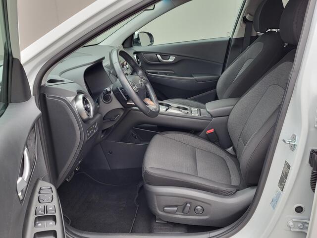Hyundai Kona EV Fashion 64 kWh / 3 fase Laden / CCS laden / Dealer onderhouden / Krell Audio / Camera / Navigatie / Stuur-, en voorstoelverwarming / Android Auto / Apple Carplay / Headup Display