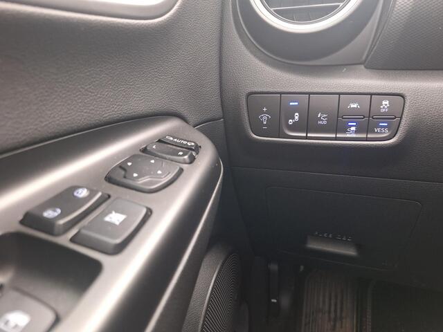 Hyundai Kona EV Premium 64 kWh | Leder | LED | Adaptive CC | Camera | (occasion)