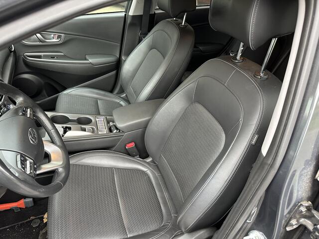 Hyundai Kona EV Premium 64 kWh | SOH 97.4 % | Leder | LED | Adaptive CC | Camera | Side-Steps | (occasion)