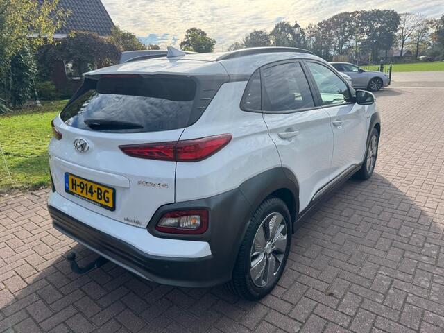 Hyundai Kona EV Premium 64 kWh Afn. Trekhaak Navigatie Stoelverwarming Led