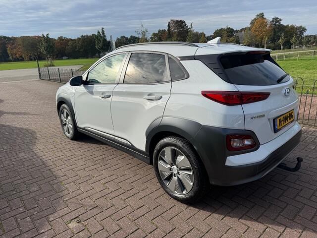 Hyundai Kona EV Premium 64 kWh Afn. Trekhaak Navigatie Stoelverwarming Led