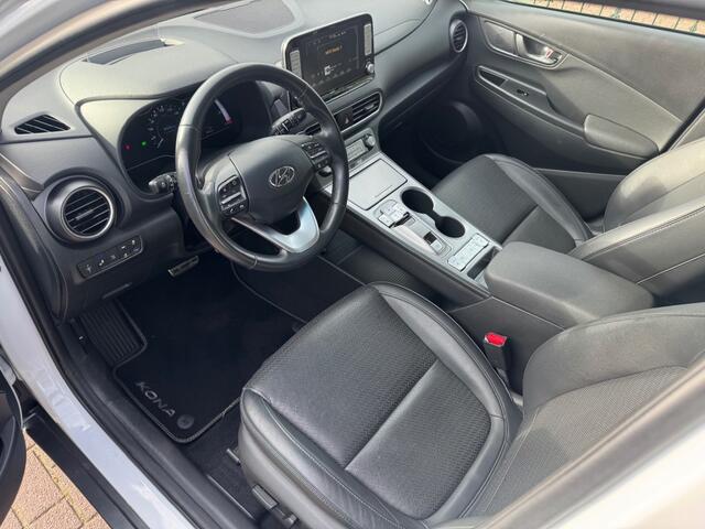 Hyundai Kona EV Premium 64 kWh Afn. Trekhaak Navigatie Stoelverwarming Led