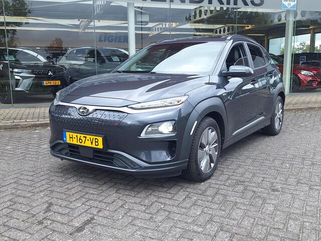 Hyundai Kona EV Premium Sky 64 kWh | 3 Fase | Warmtepomp | Leder | Schuifdak | occasion