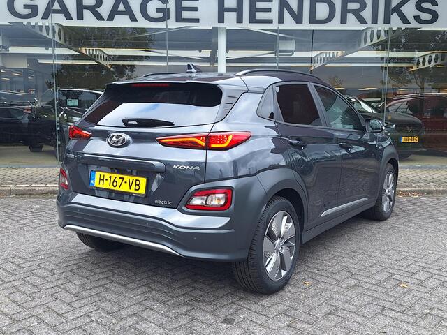 Hyundai Kona EV Premium Sky 64 kWh | 3 Fase | Warmtepomp | Leder | Schuifdak | occasion