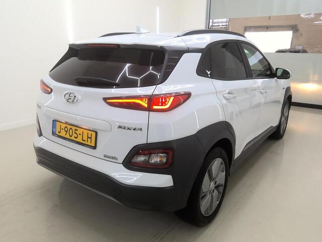 Hyundai Kona EV FASHION 64 kWh I 3 FASE I 100% SOH I P-CAMERA I APPLE CARPLAY I NAVIGATIE