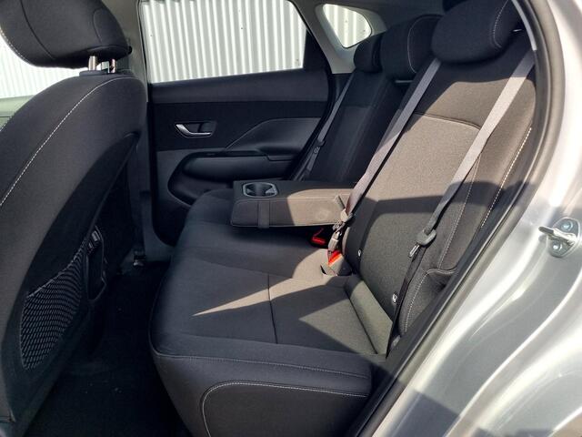 Hyundai Kona Electric Comfort Smart 64.8 kWh / ¤4000 Voordeel / Stoel- & Stuurverwarming / Elek. Achterklep / Snel Leverbaar! /